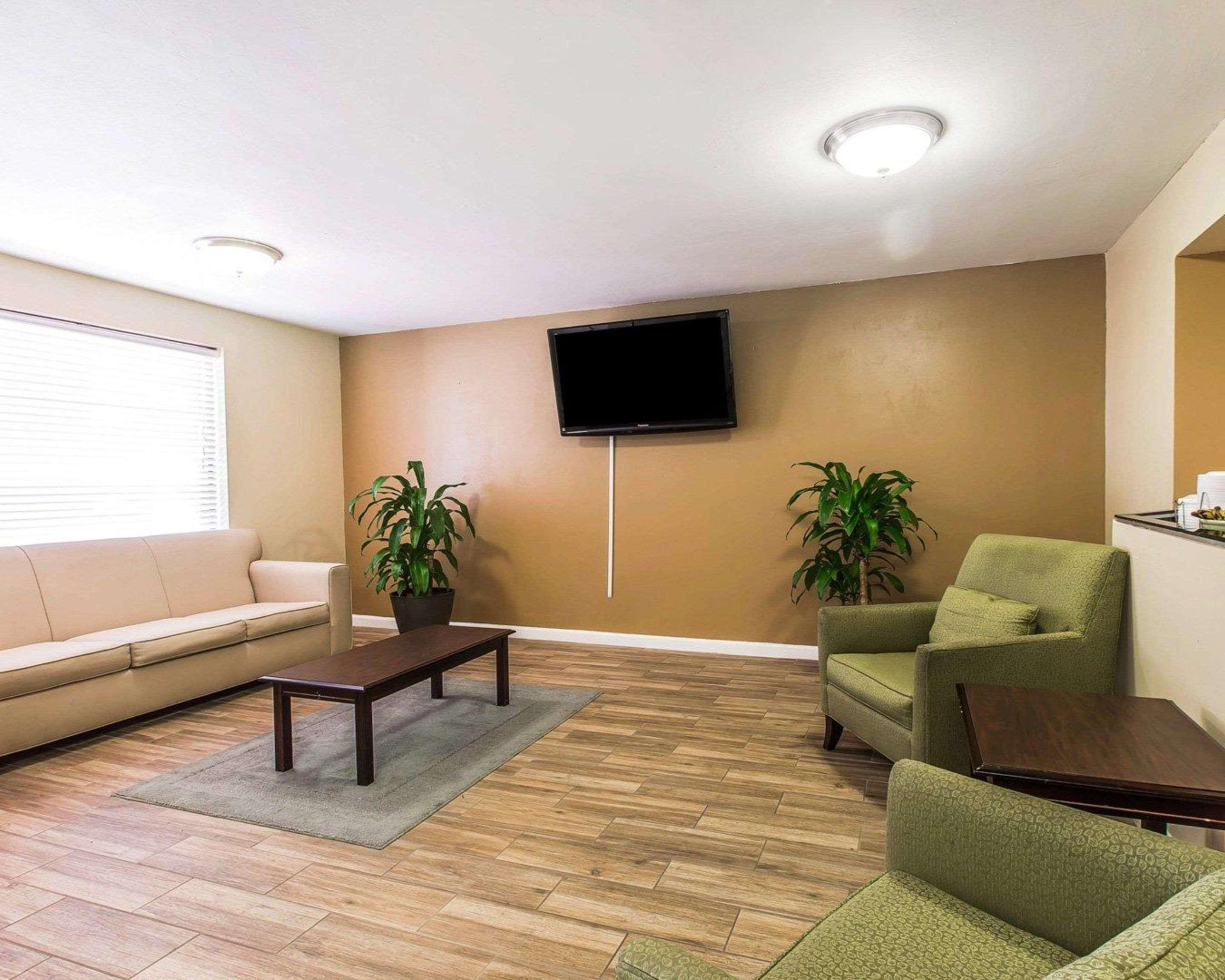 Quality Inn Кингсленд Экстерьер фото