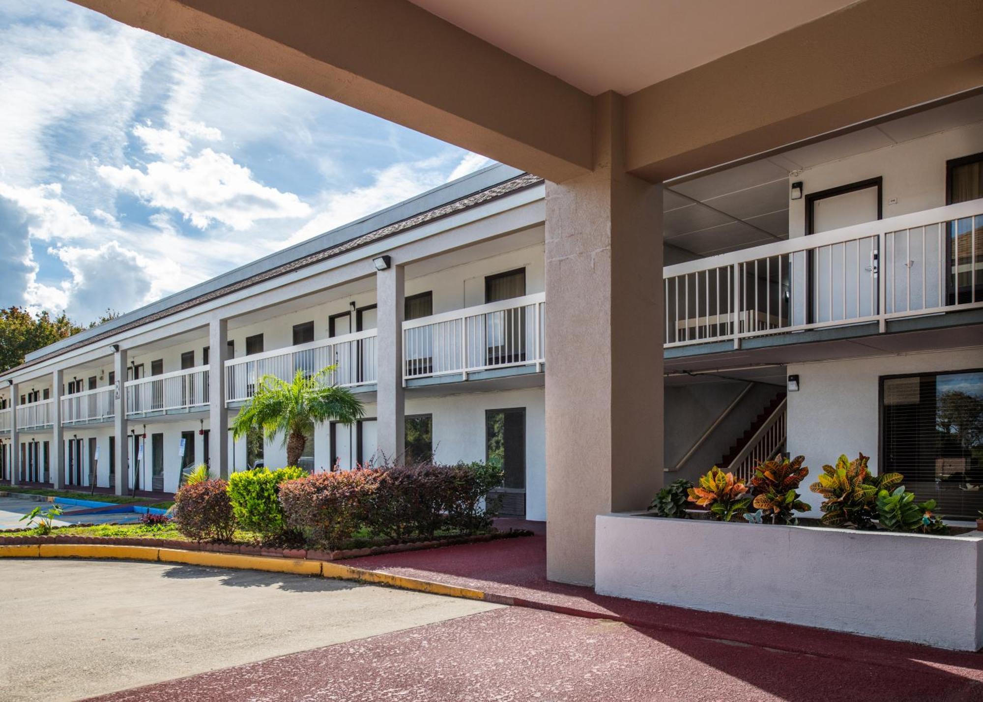 Quality Inn Кингсленд Экстерьер фото